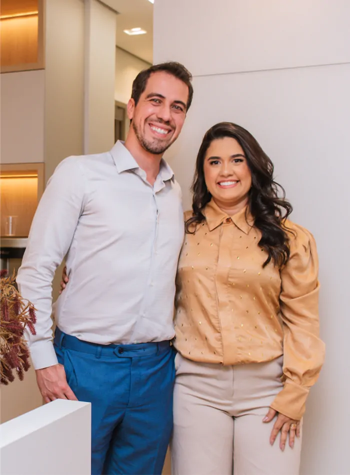 Dr. Leonardo Swerts e Dra. Amanda Carregal